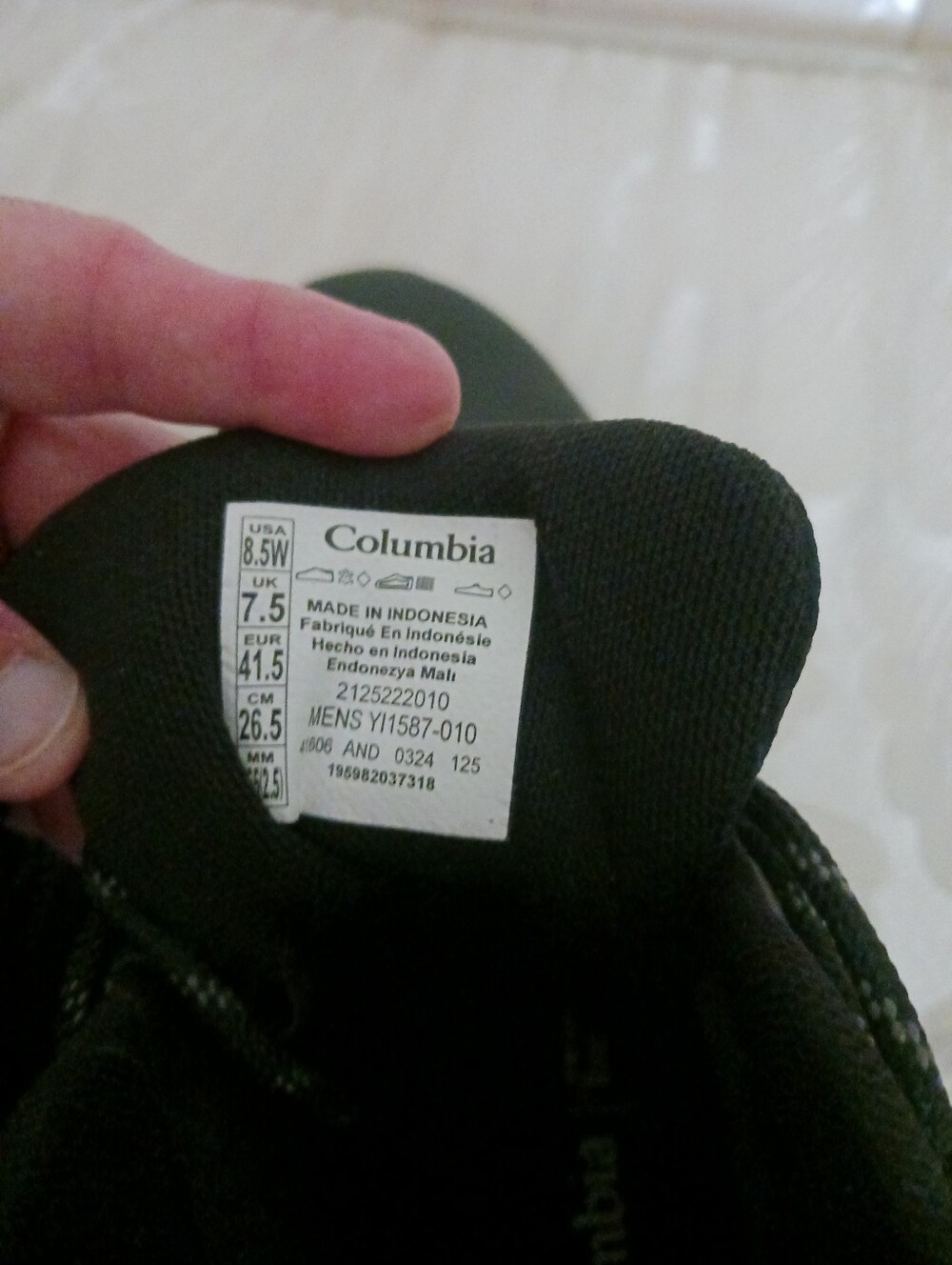 Columbia Boys Black Waterproof Hiking Boots - Picture 6 of 6